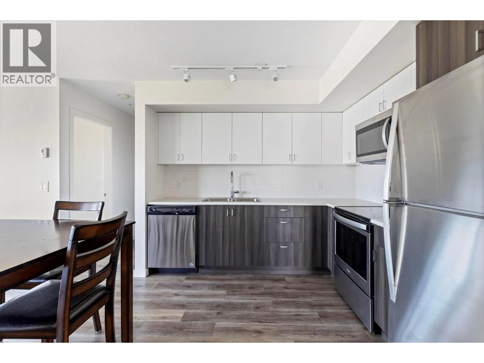 695 Academy Way Unit# 118