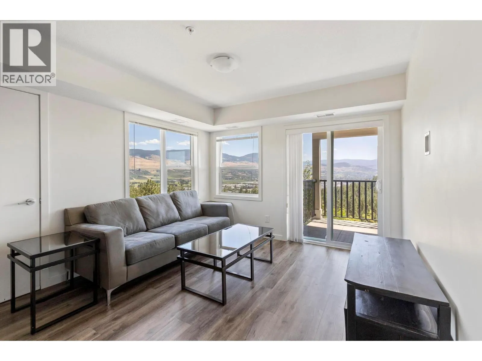 695 Academy Way Unit# 118