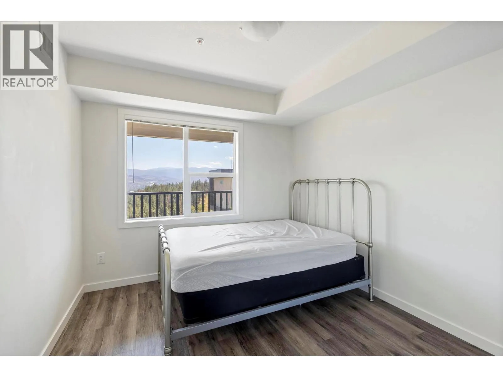 695 Academy Way Unit# 118