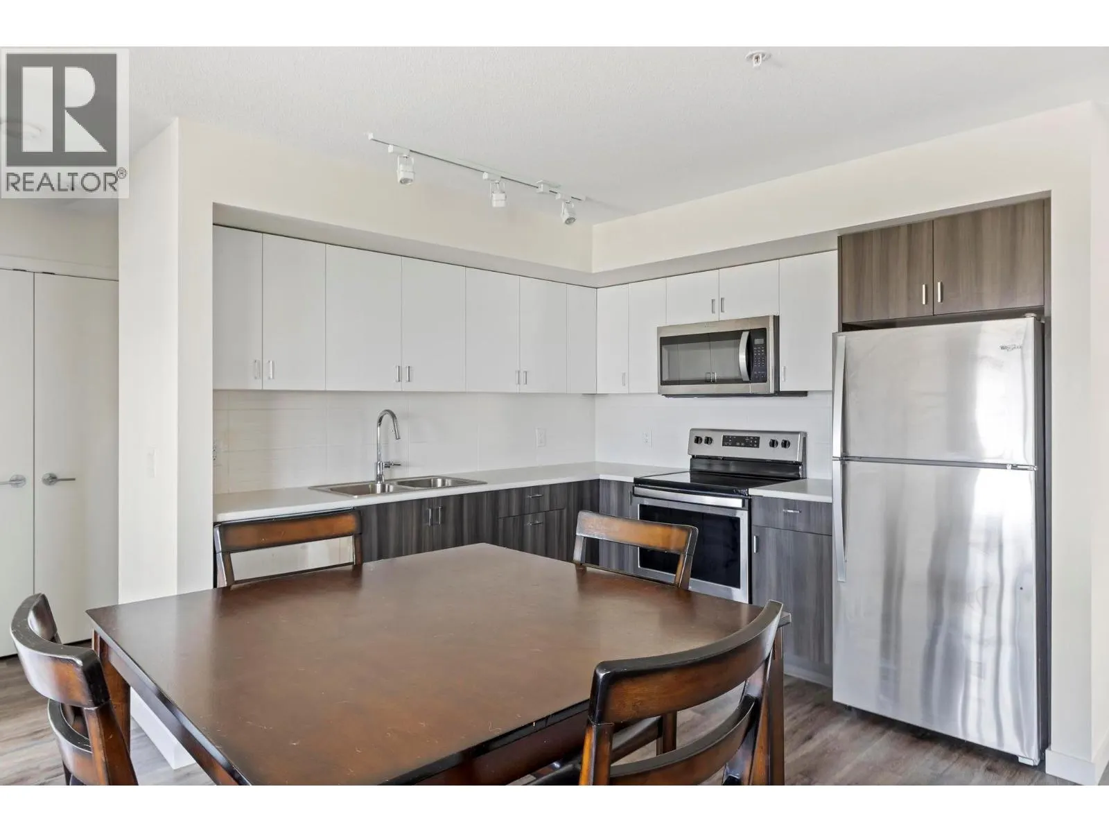 695 Academy Way Unit# 118