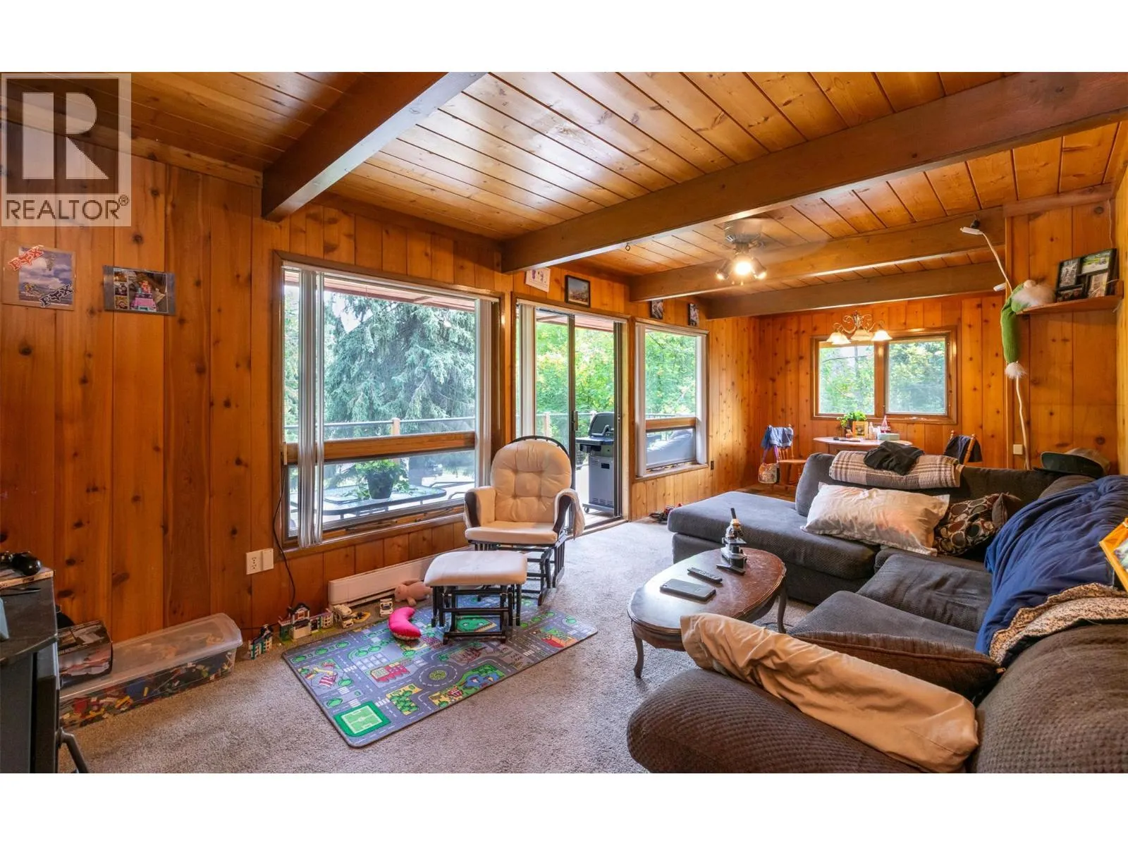 2542 Forest Drive