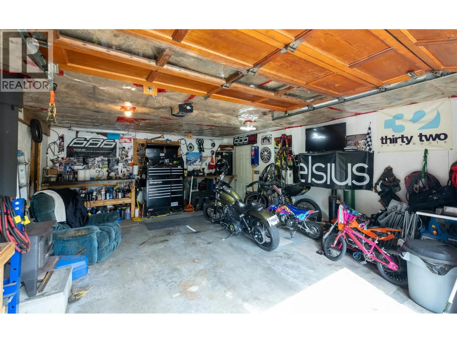 2542 Forest Drive