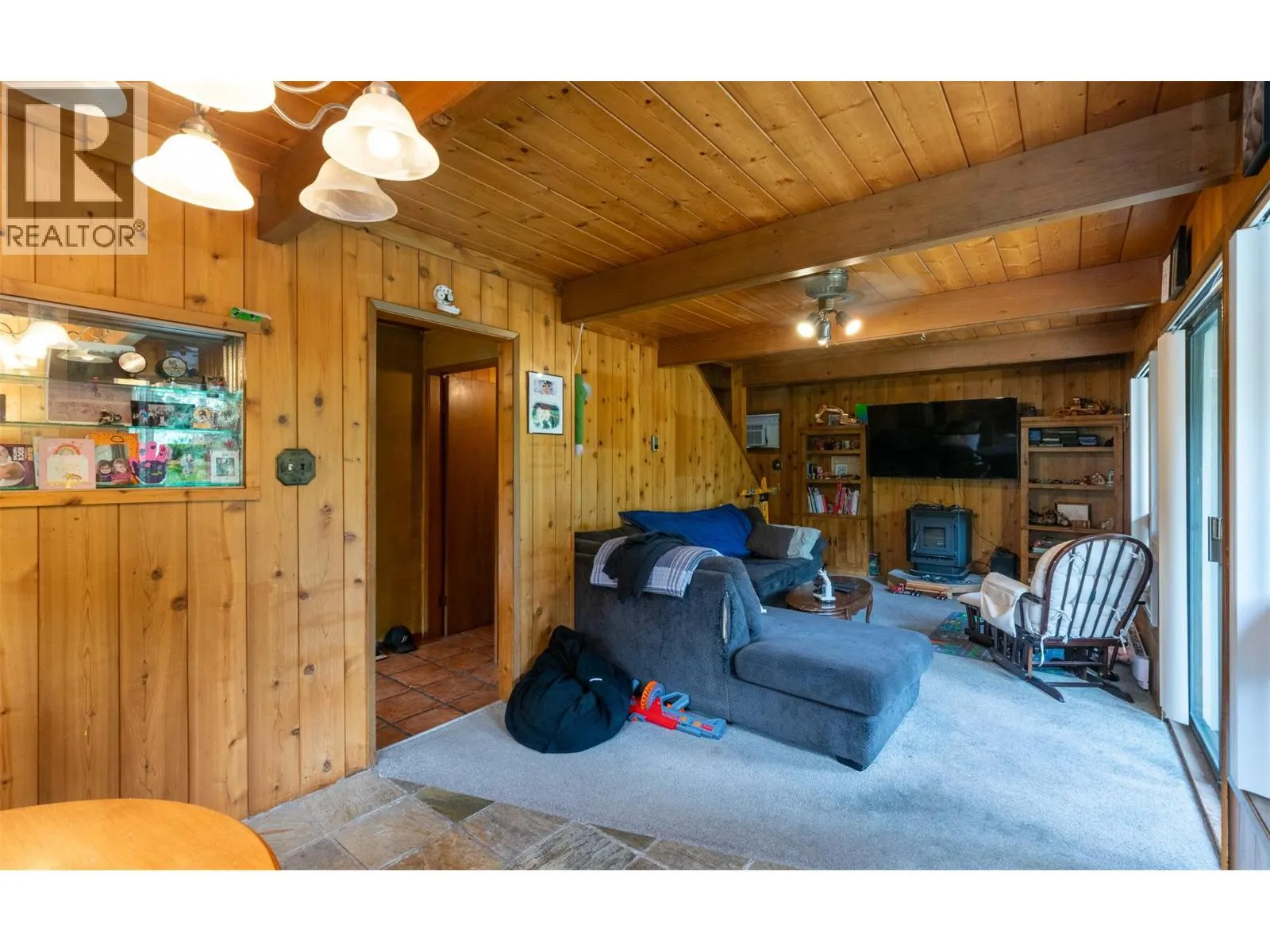 2542 Forest Drive