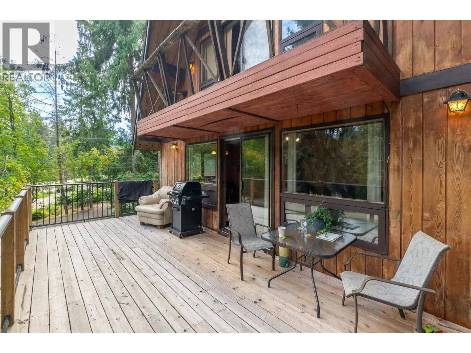 2542 Forest Drive