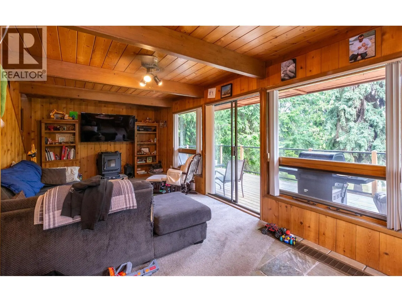 2542 Forest Drive