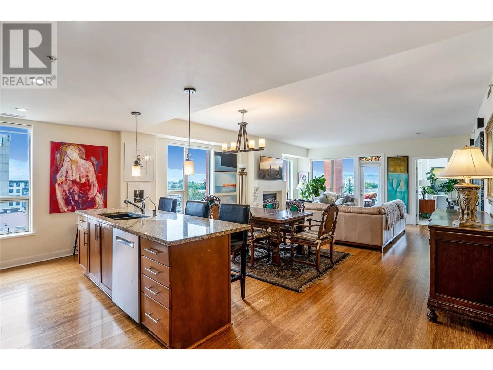 1160 Bernard Avenue Unit# 712