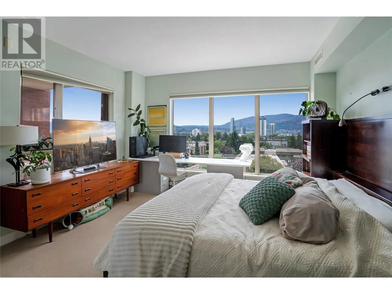 1160 Bernard Avenue Unit# 712