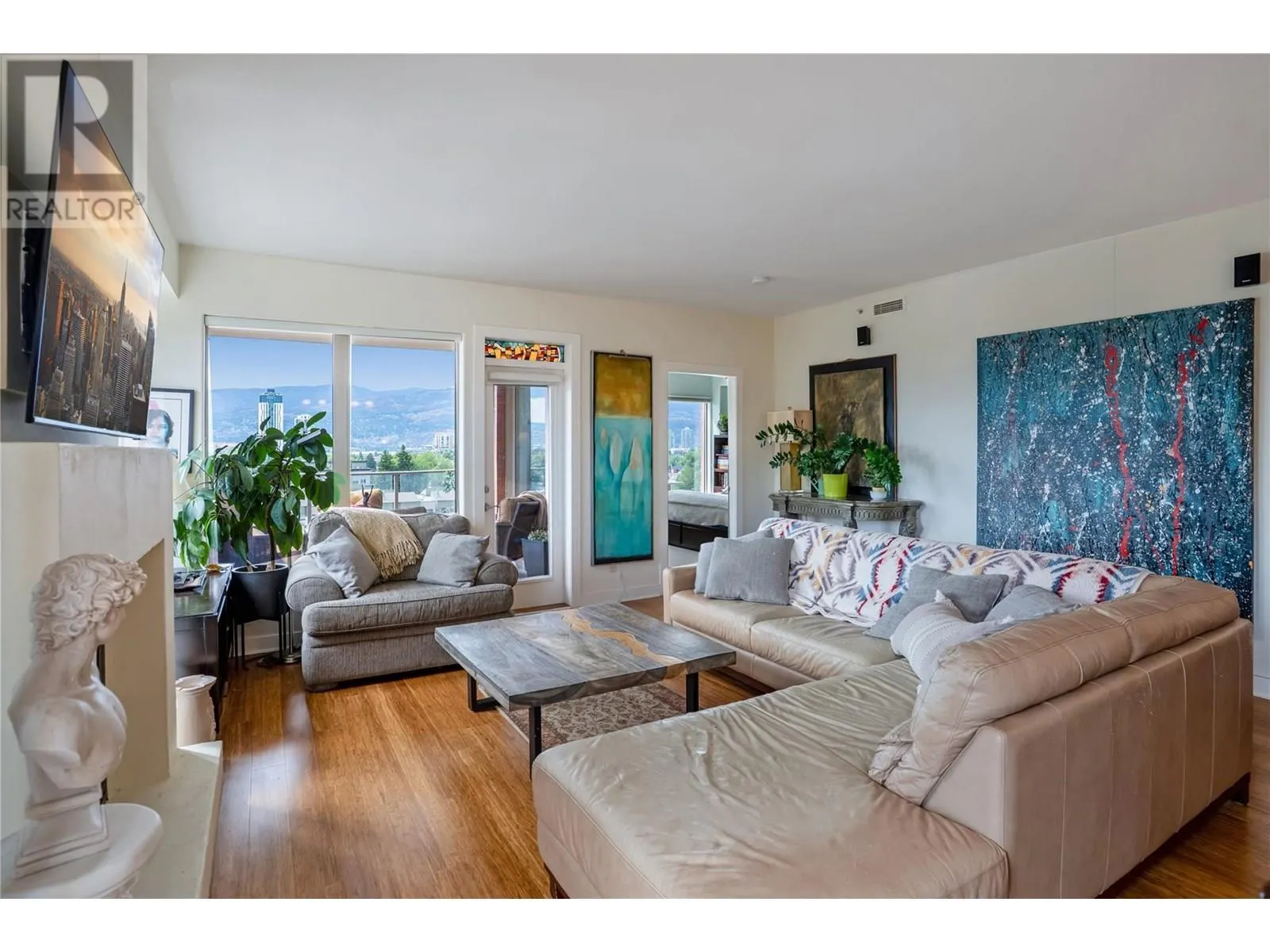 1160 Bernard Avenue Unit# 712