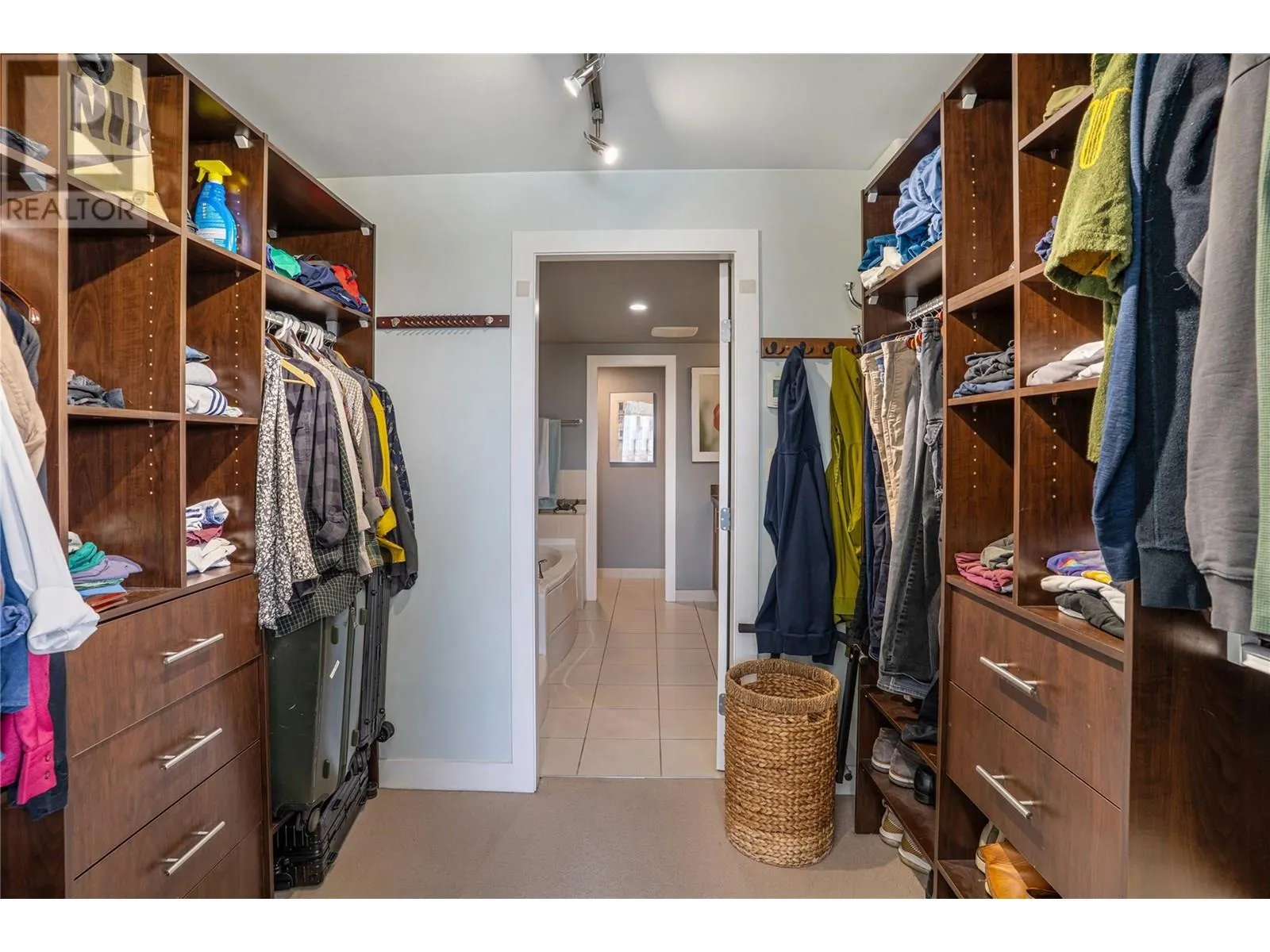1160 Bernard Avenue Unit# 712