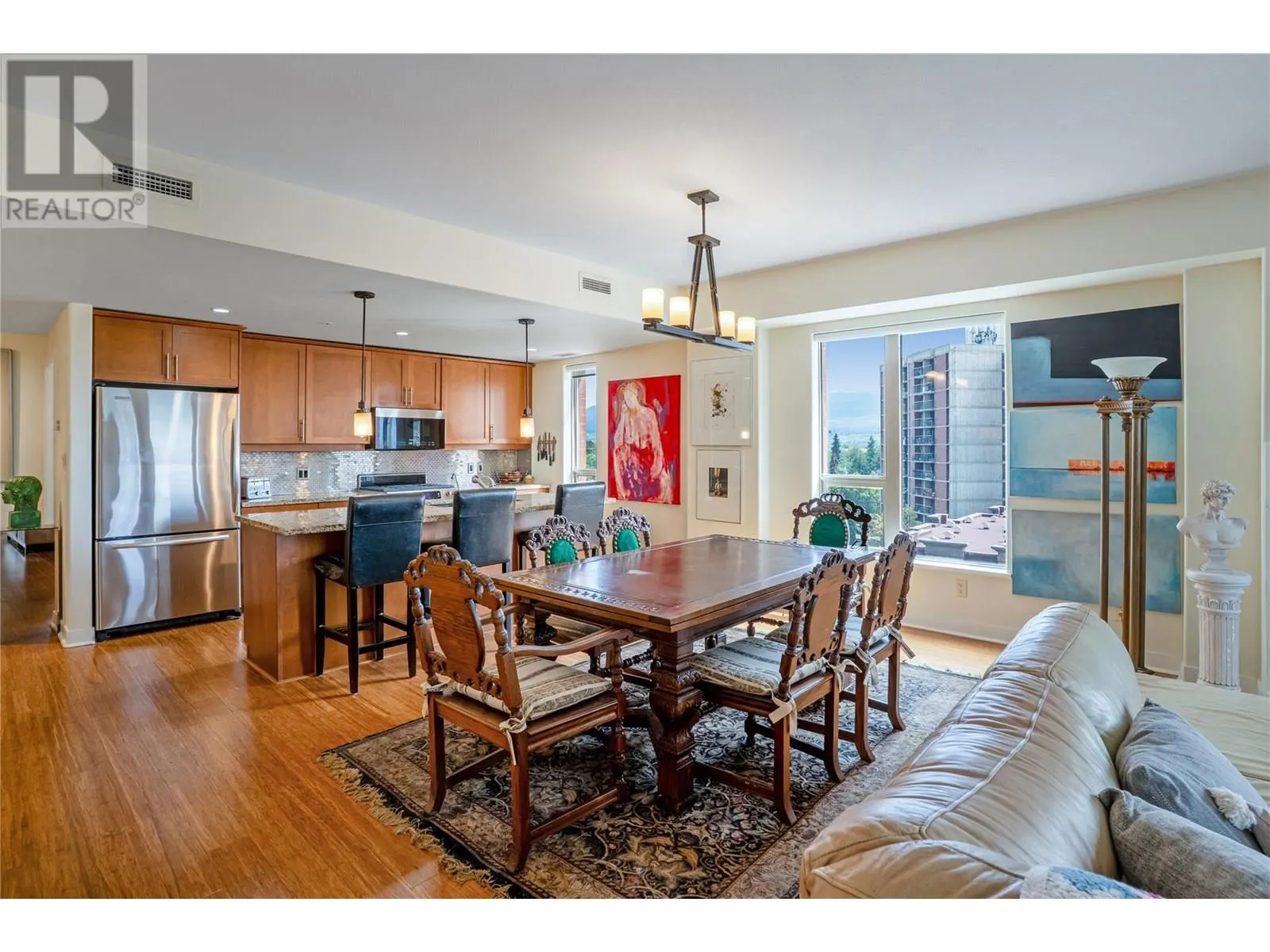 1160 Bernard Avenue Unit# 712