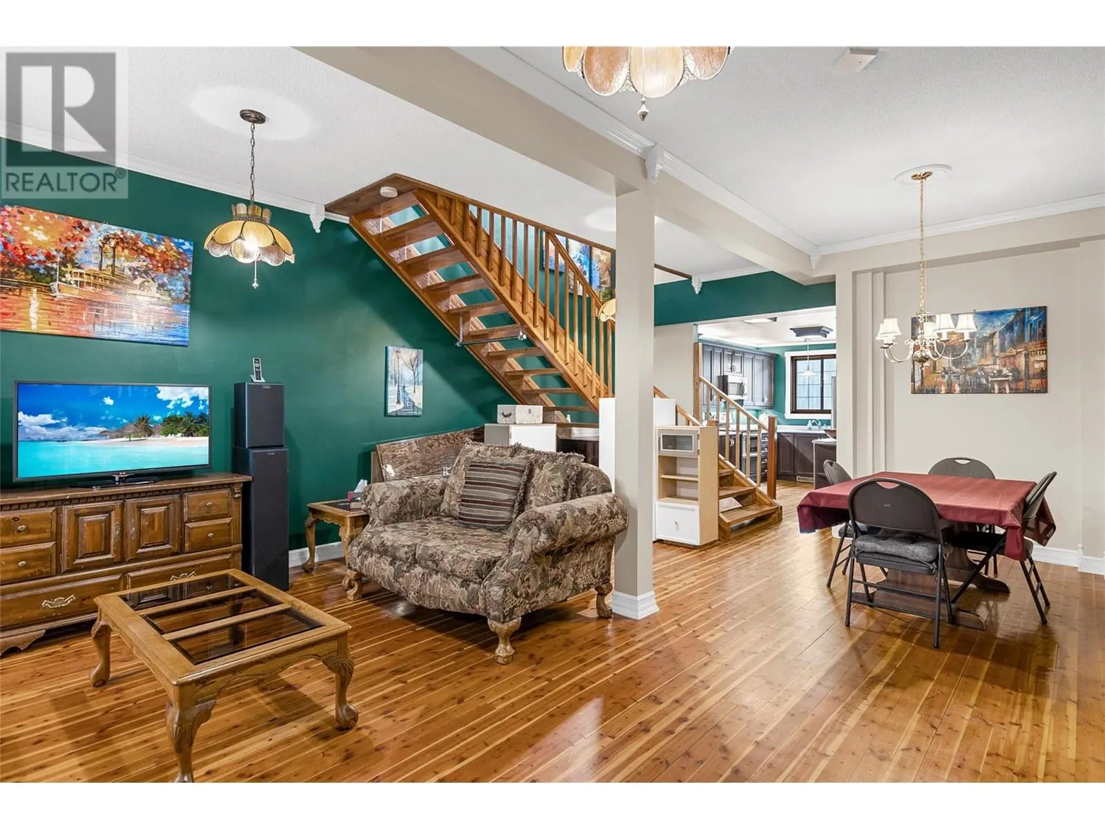 302 First Street W