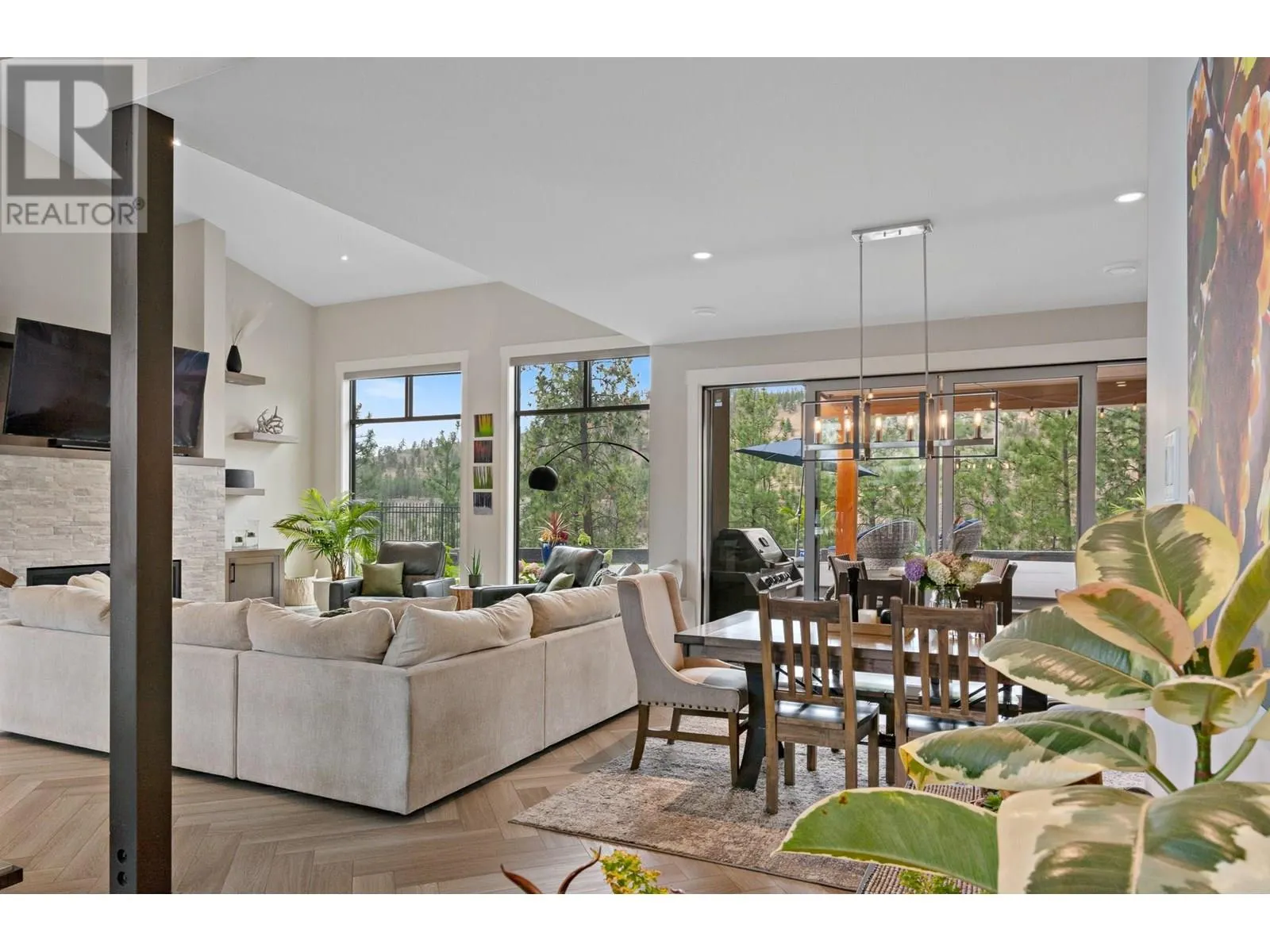 1009 ANTLER Drive