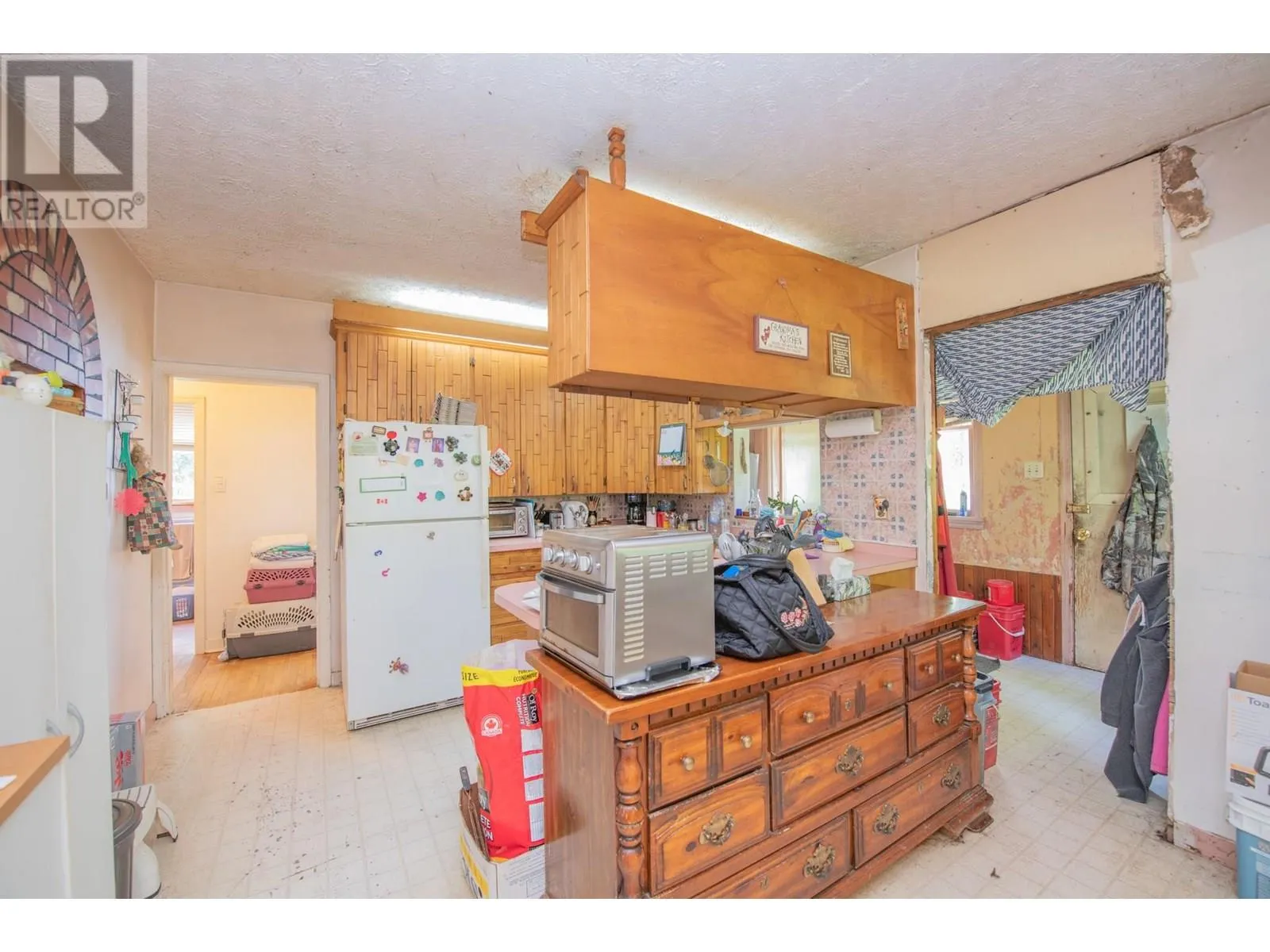 2405 Mabel Lake Road