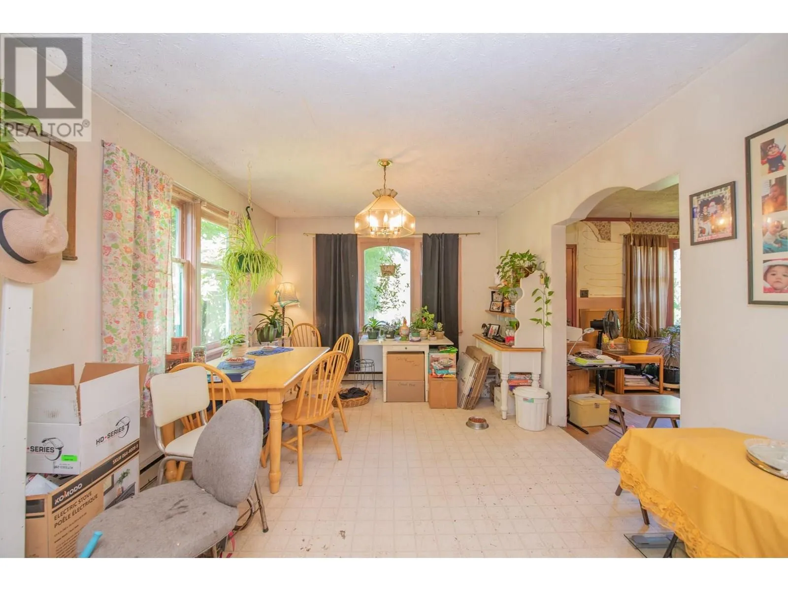 2405 Mabel Lake Road