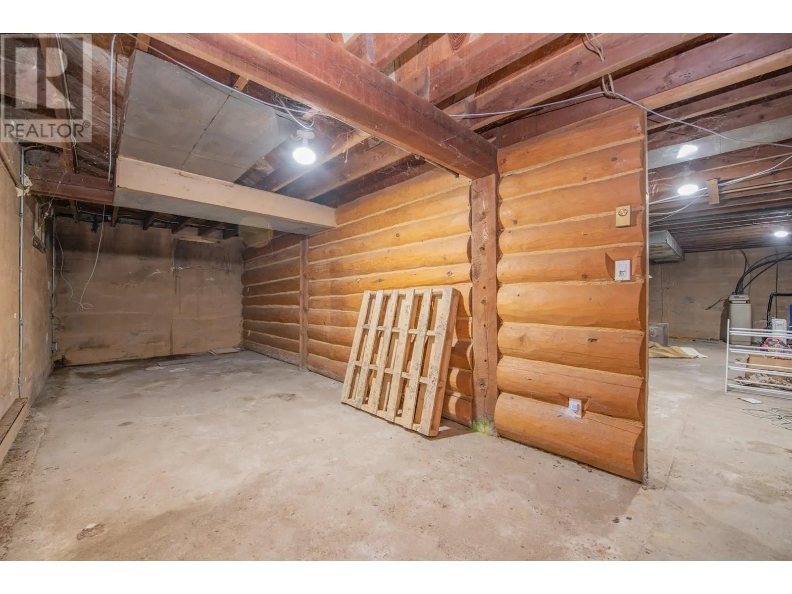 2405 Mabel Lake Road