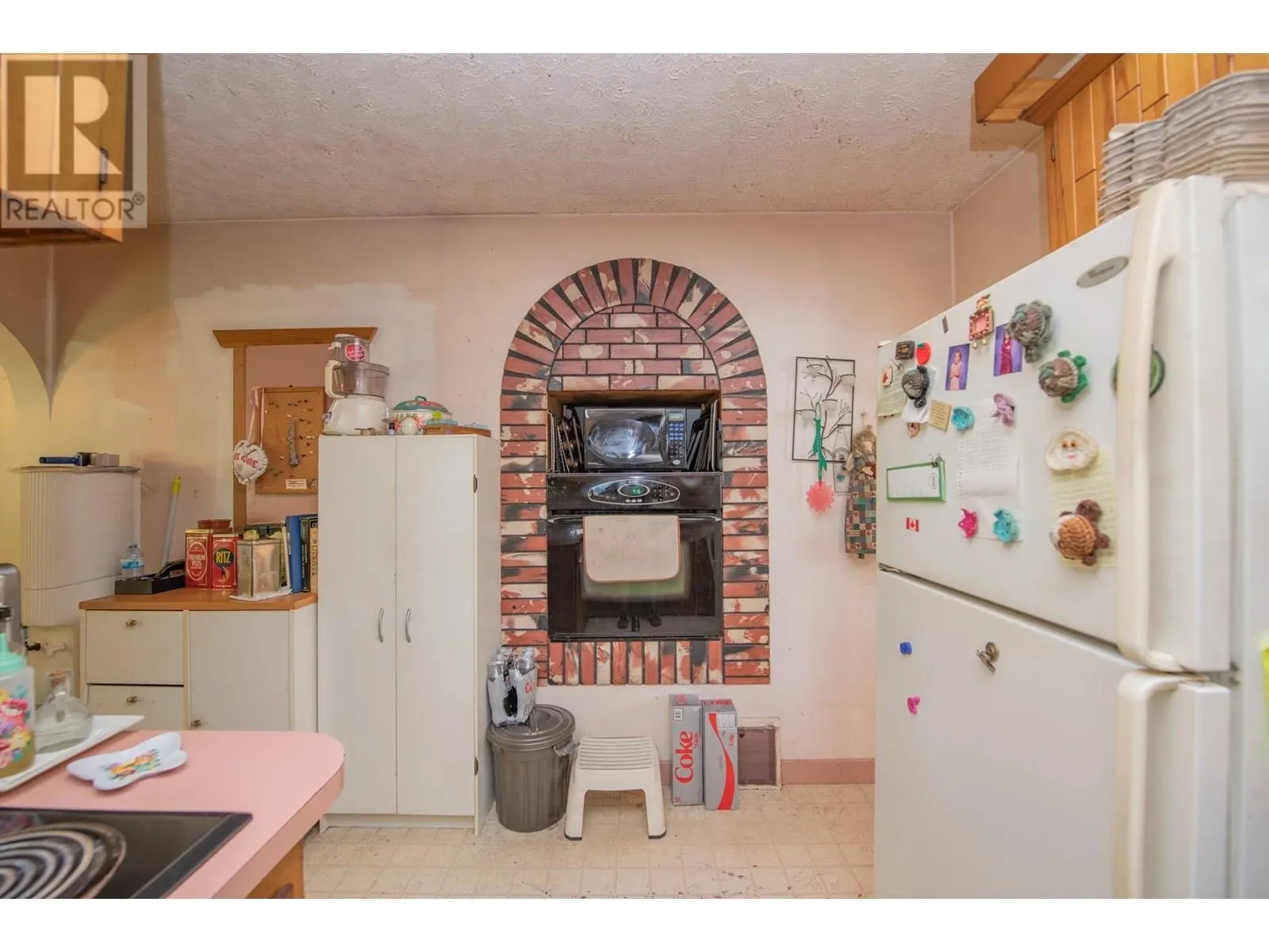 2405 Mabel Lake Road
