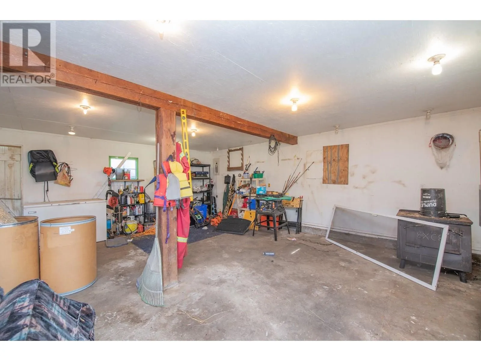 2405 Mabel Lake Road