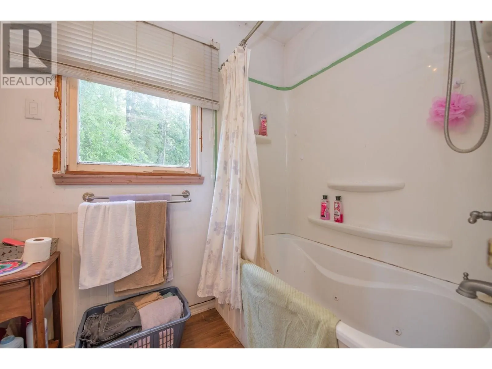 2405 Mabel Lake Road