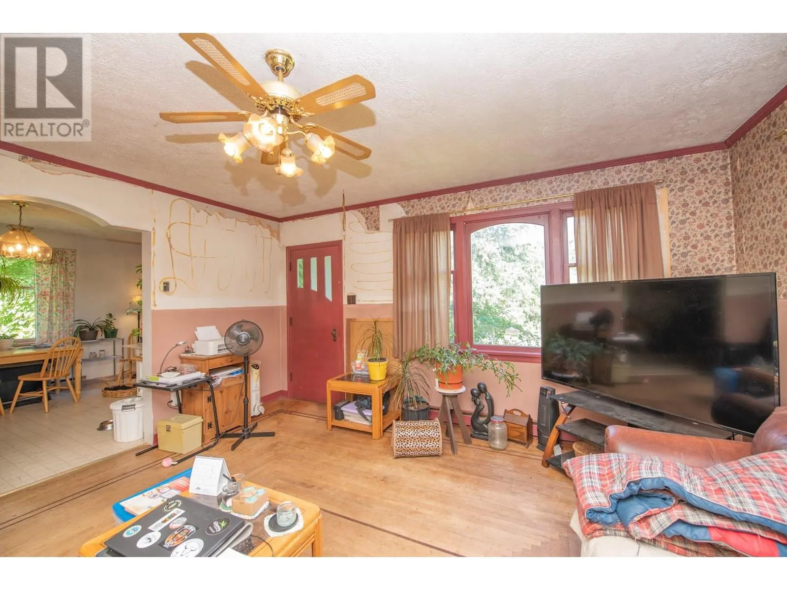 2405 Mabel Lake Road