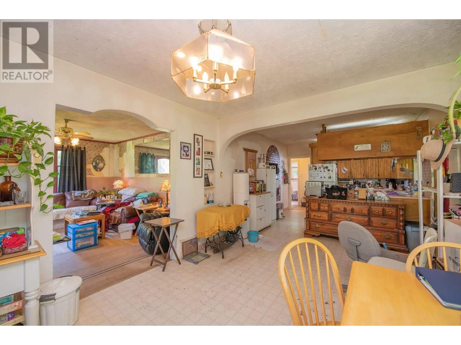 2405 Mabel Lake Road