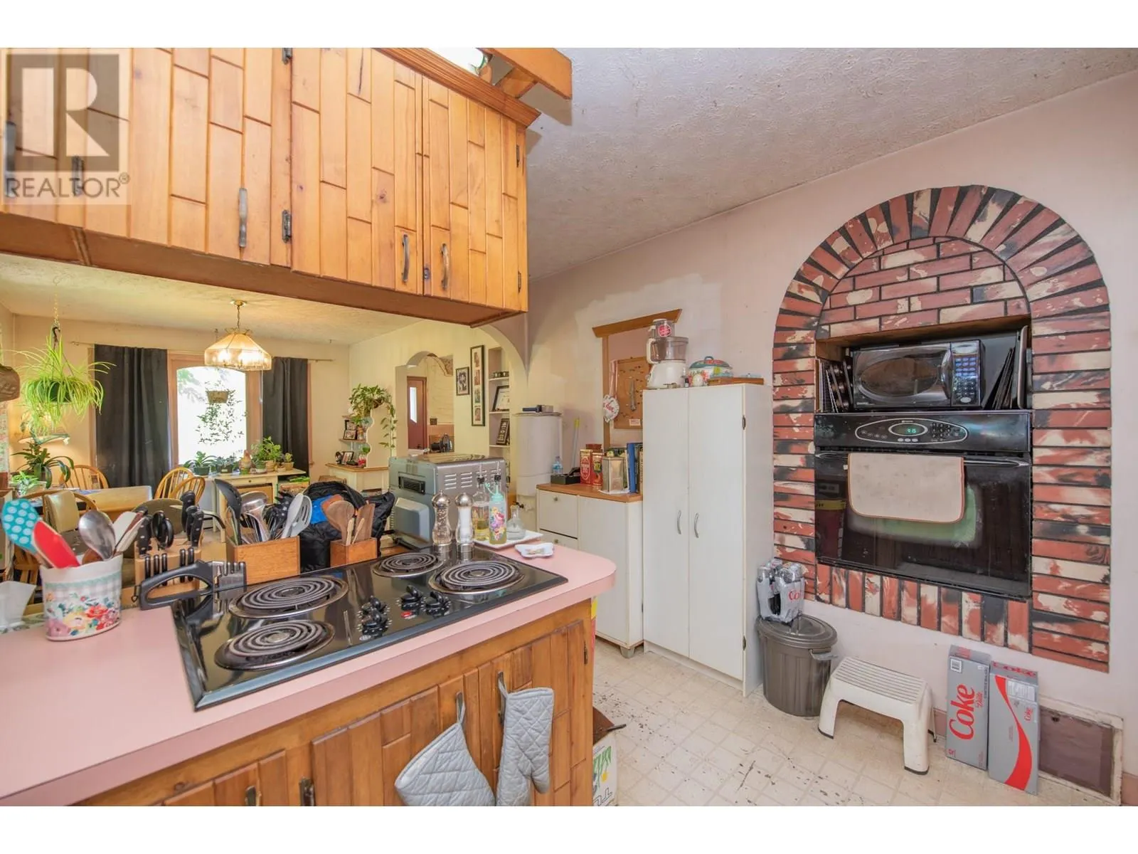 2405 Mabel Lake Road