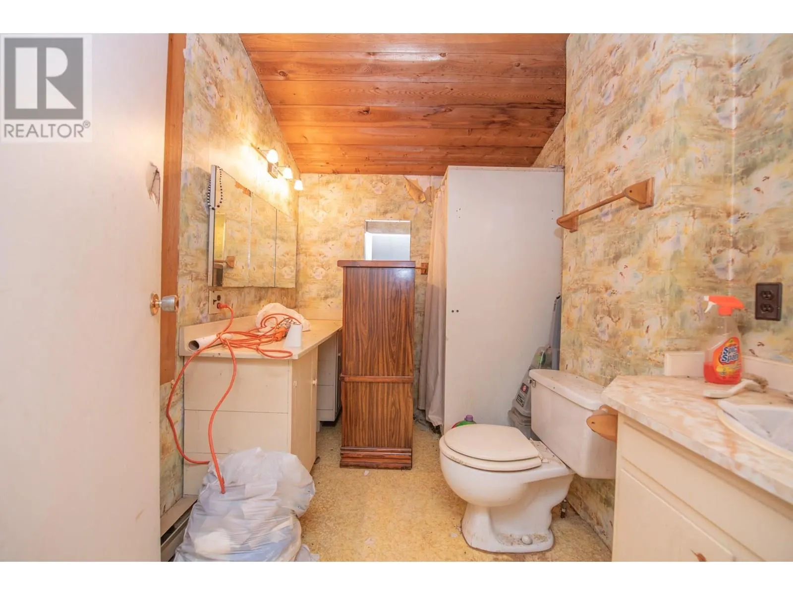 2405 Mabel Lake Road