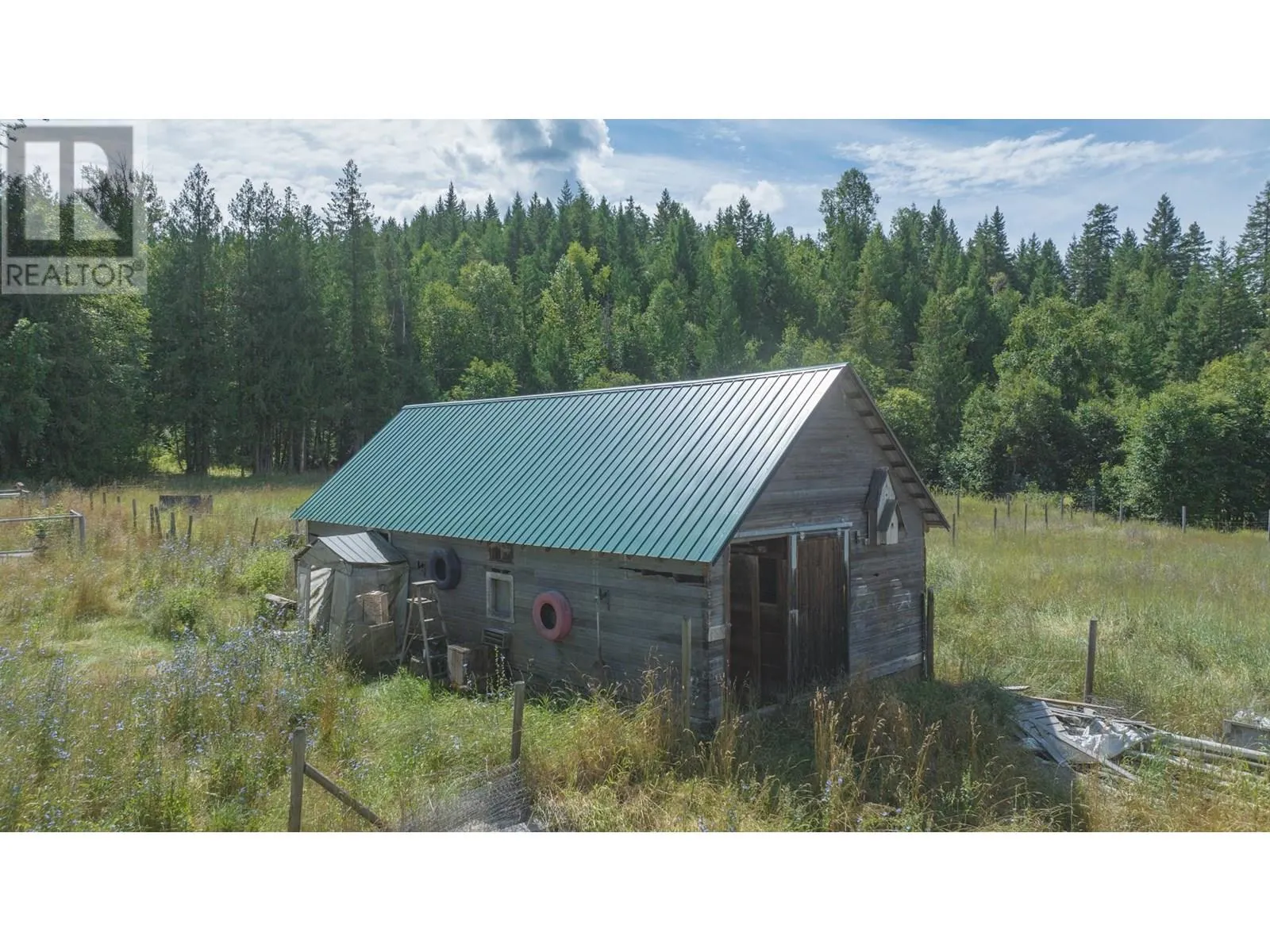 2405 Mabel Lake Road