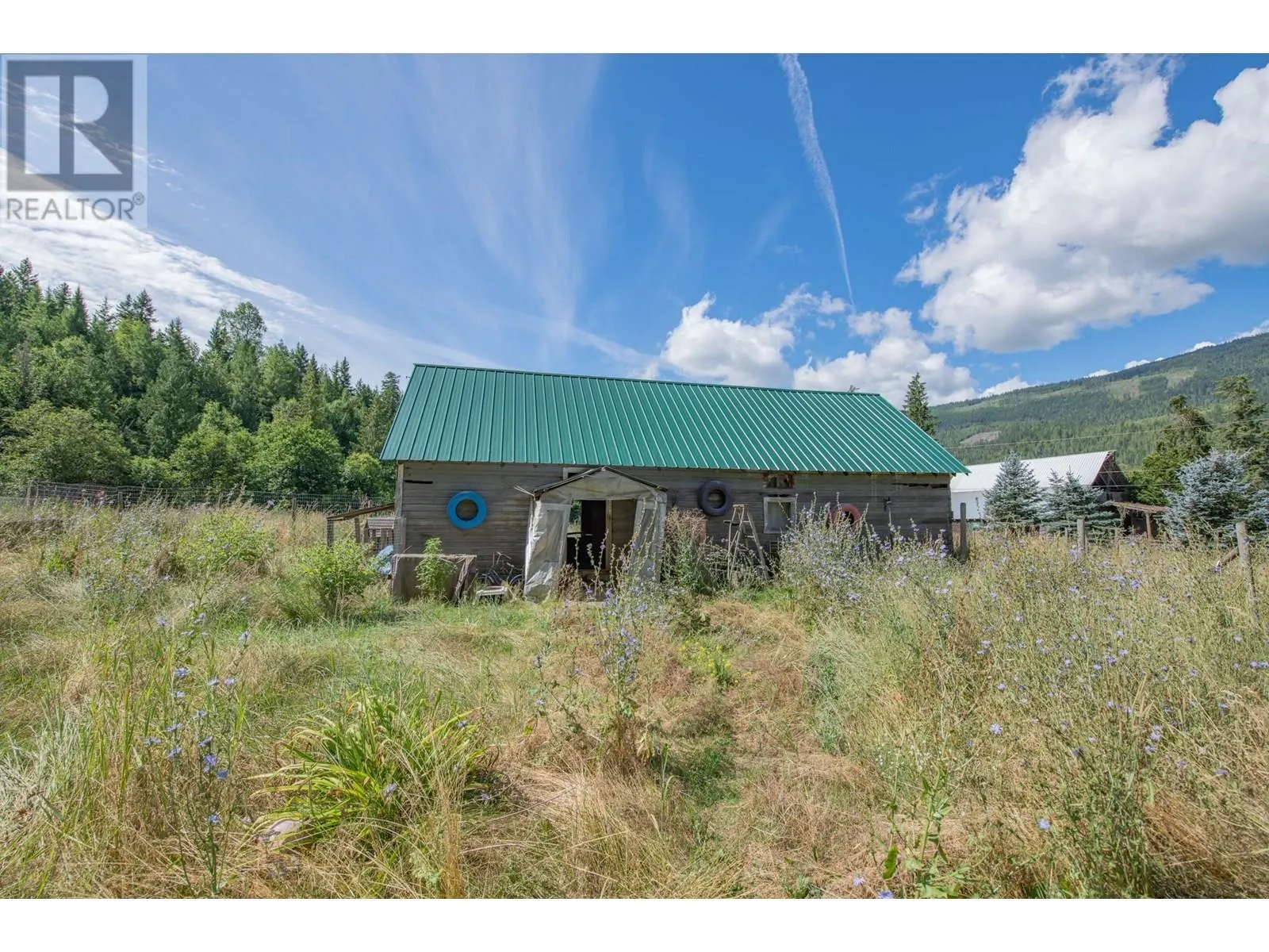 2405 Mabel Lake Road