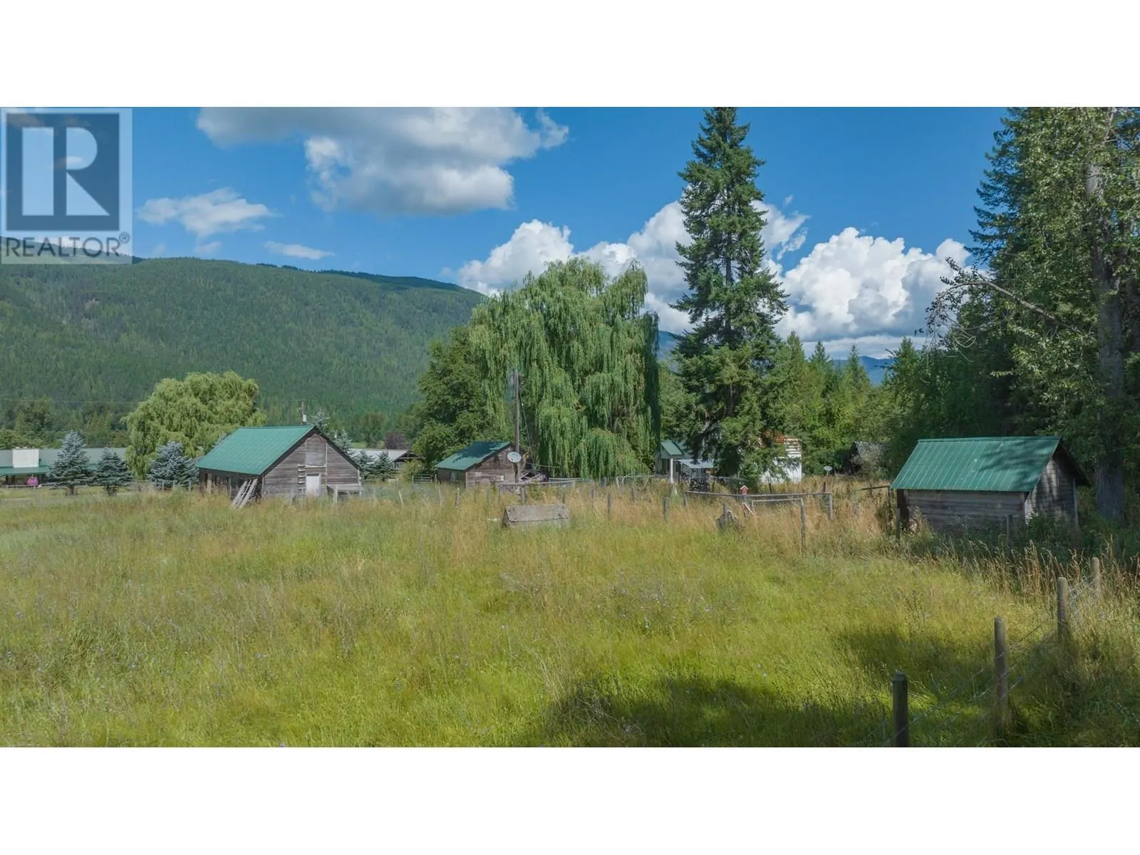 2405 Mabel Lake Road