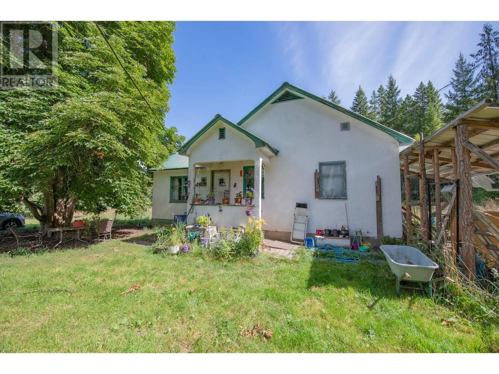 2405 Mabel Lake Road
