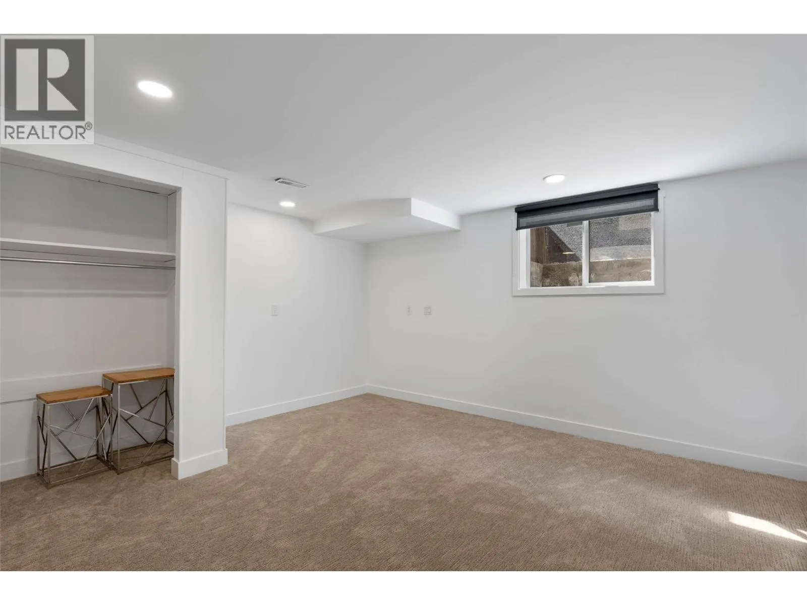 1074 NICOLANI Drive