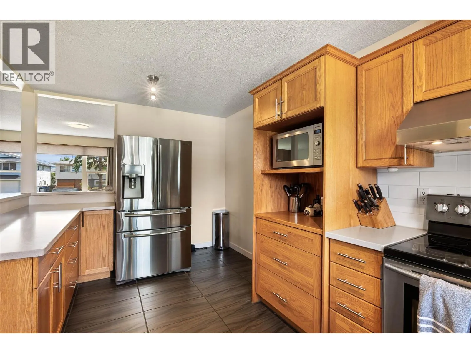 1074 NICOLANI Drive