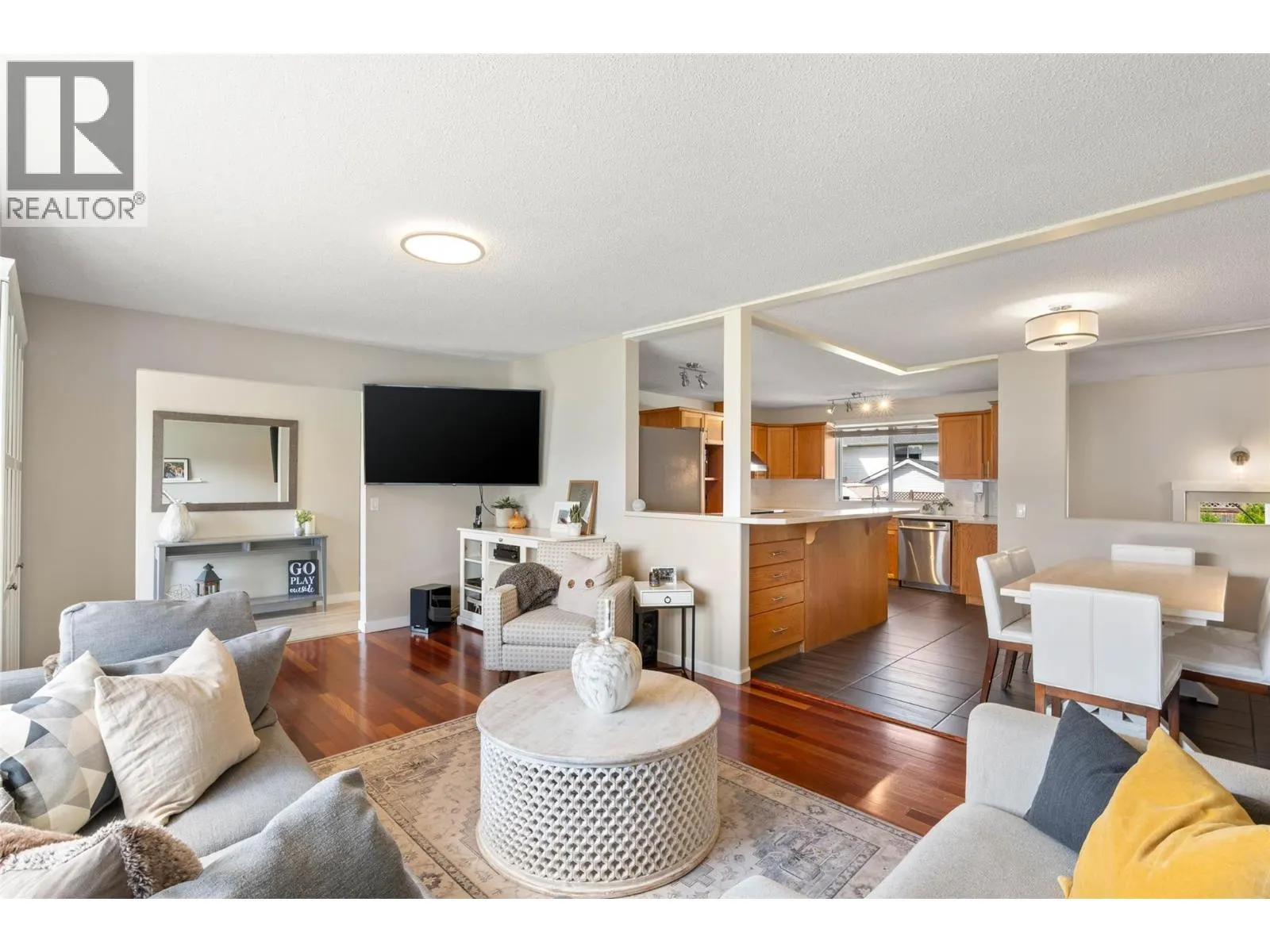 1074 NICOLANI Drive