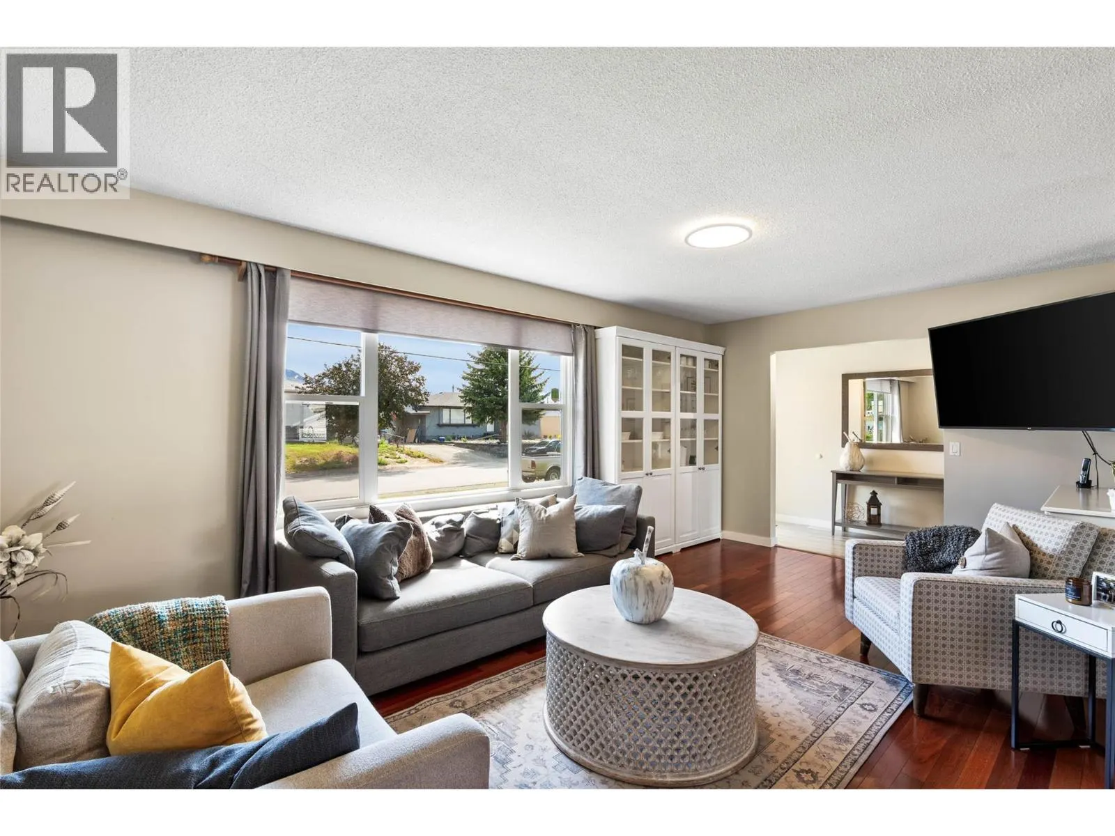 1074 NICOLANI Drive
