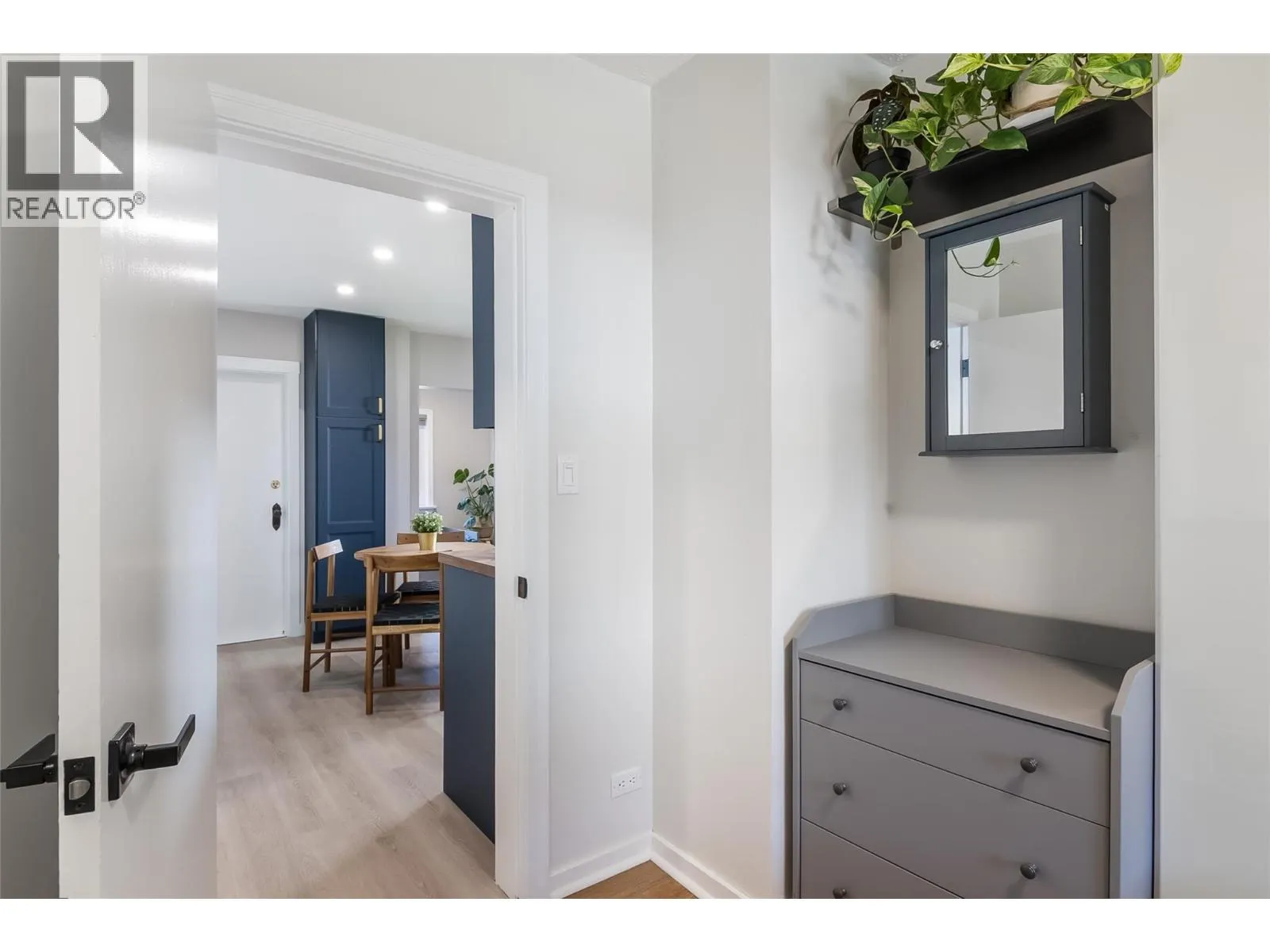 101 Seventh Street E