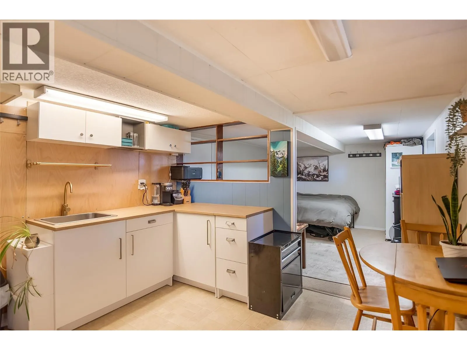 101 Seventh Street E