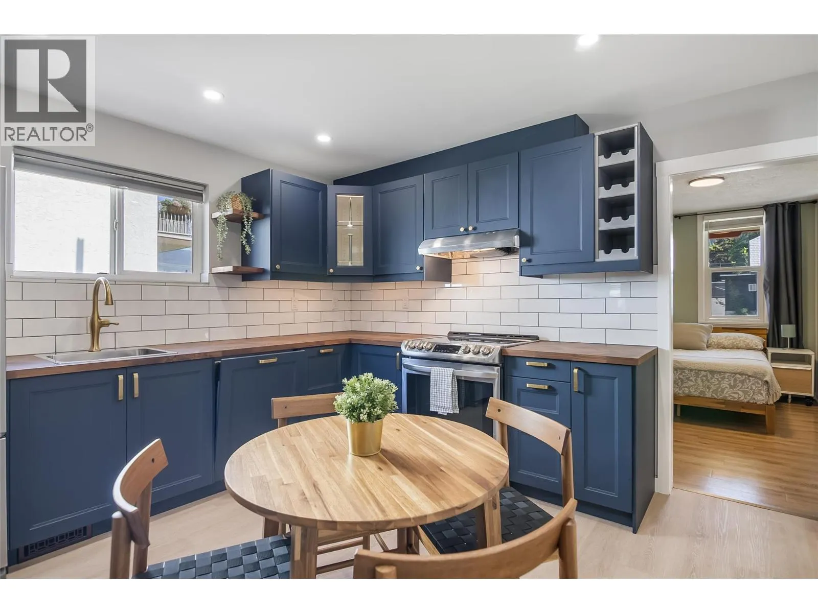 101 Seventh Street E