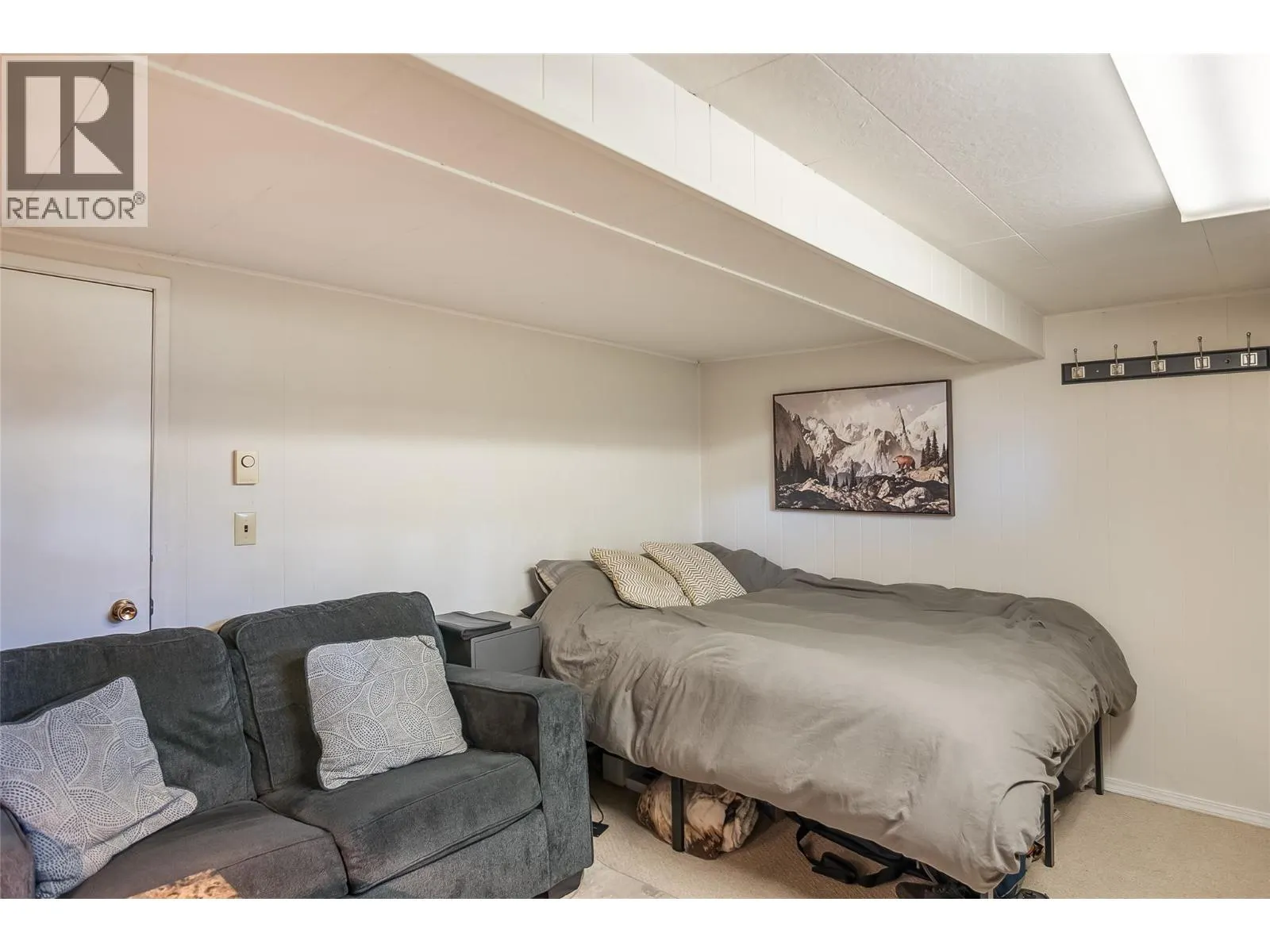 101 Seventh Street E