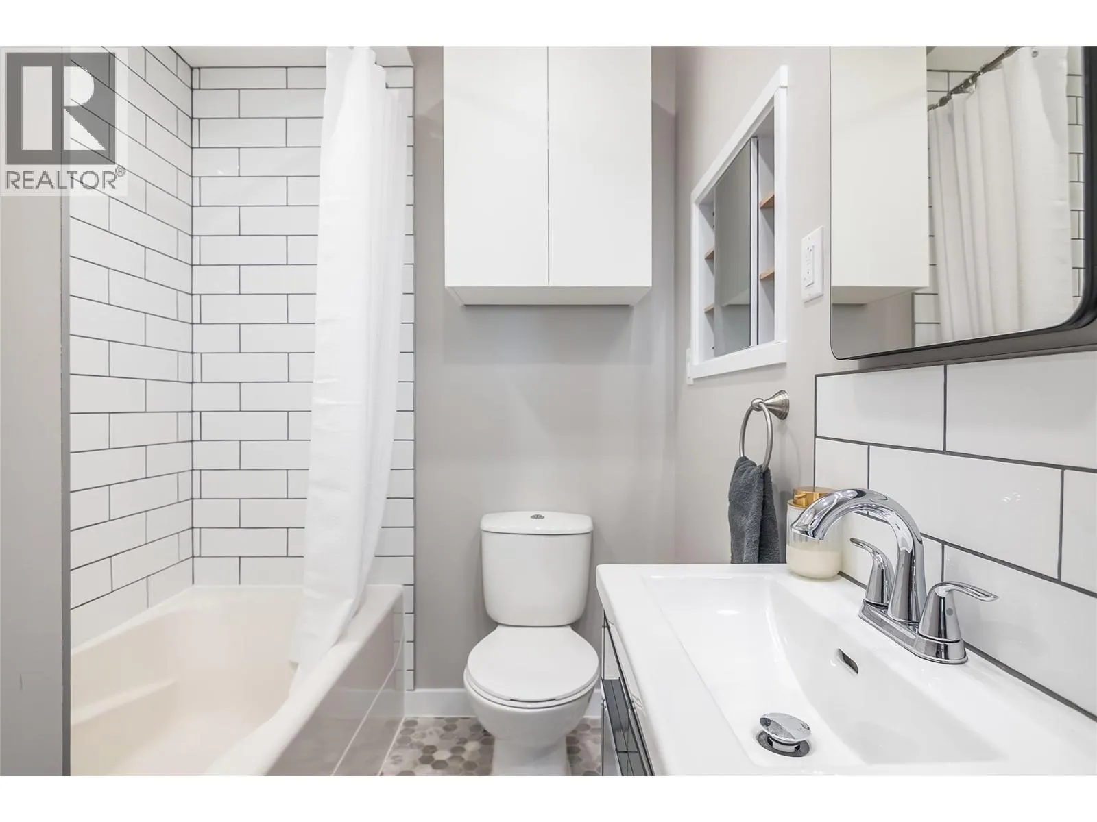 101 Seventh Street E