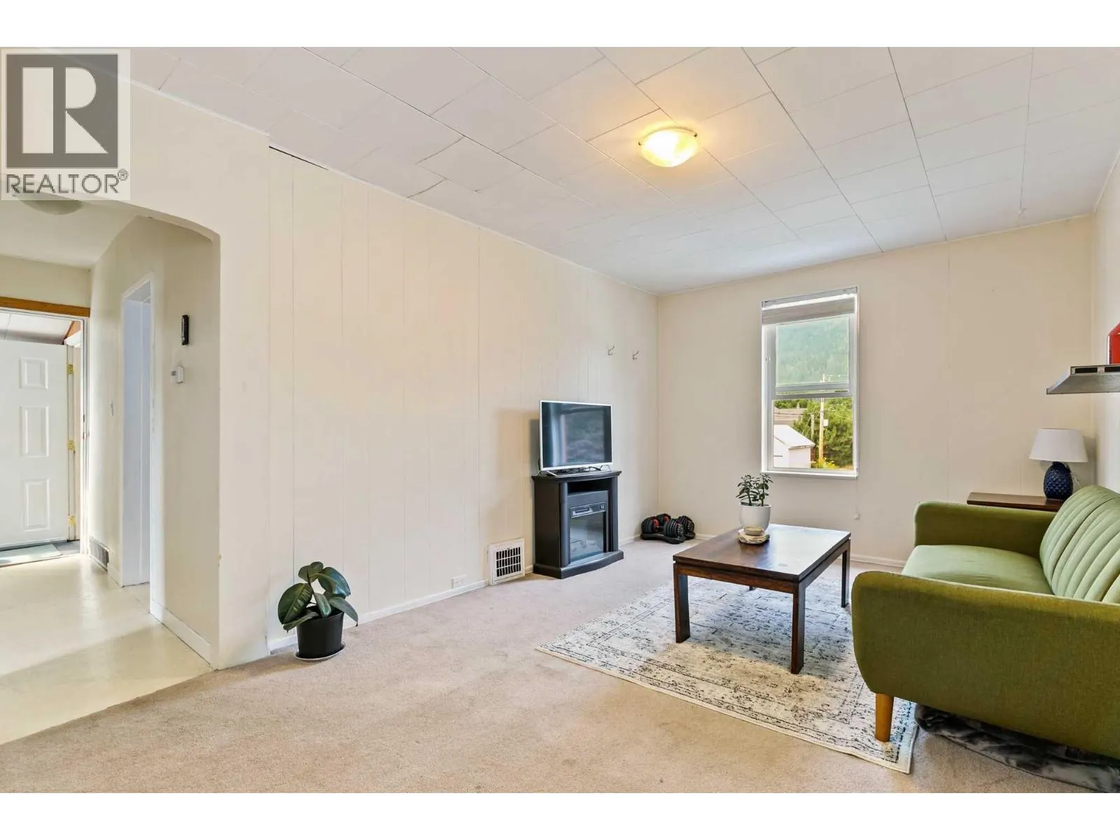 101 Seventh Street E
