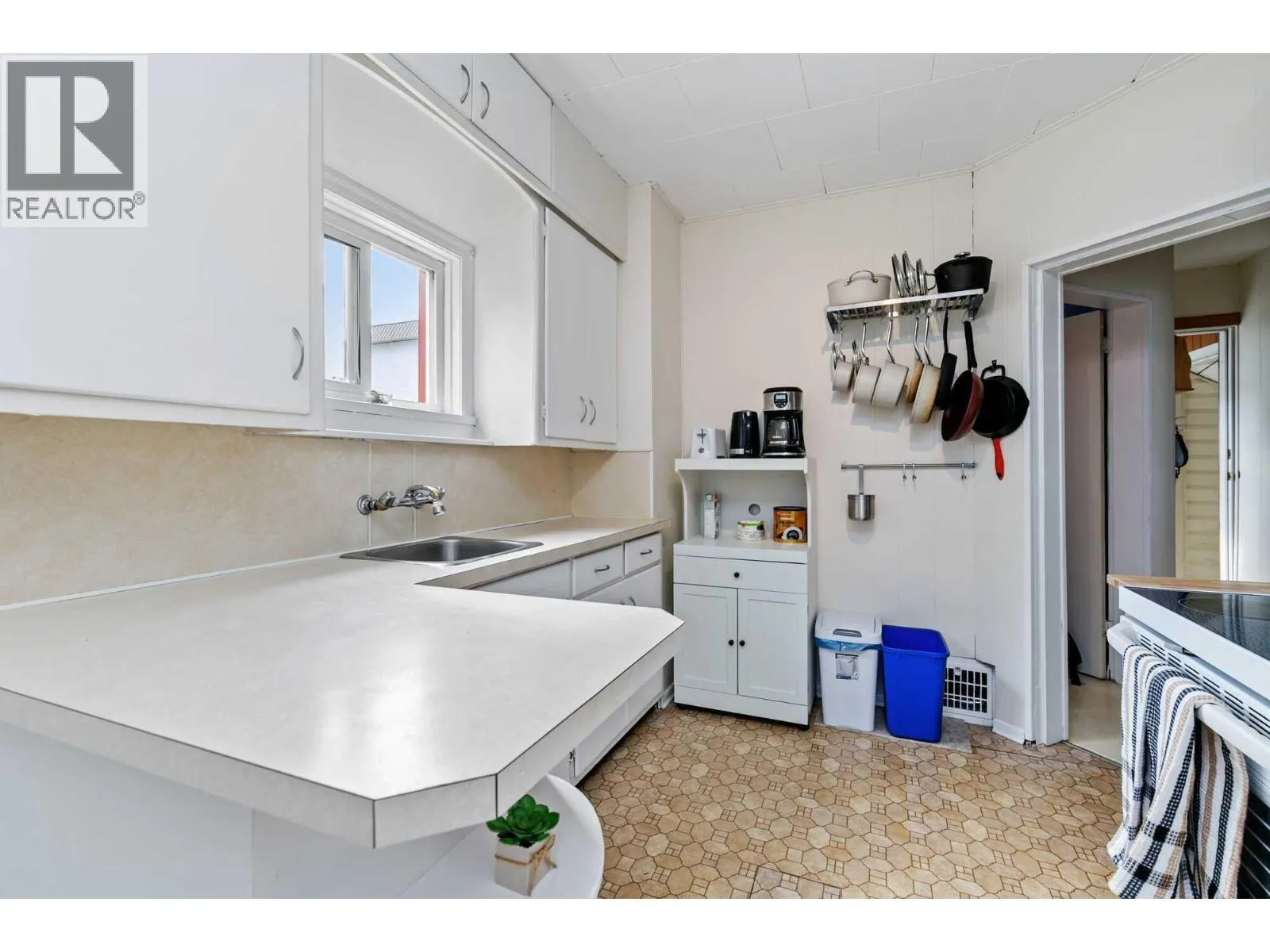 101 Seventh Street E