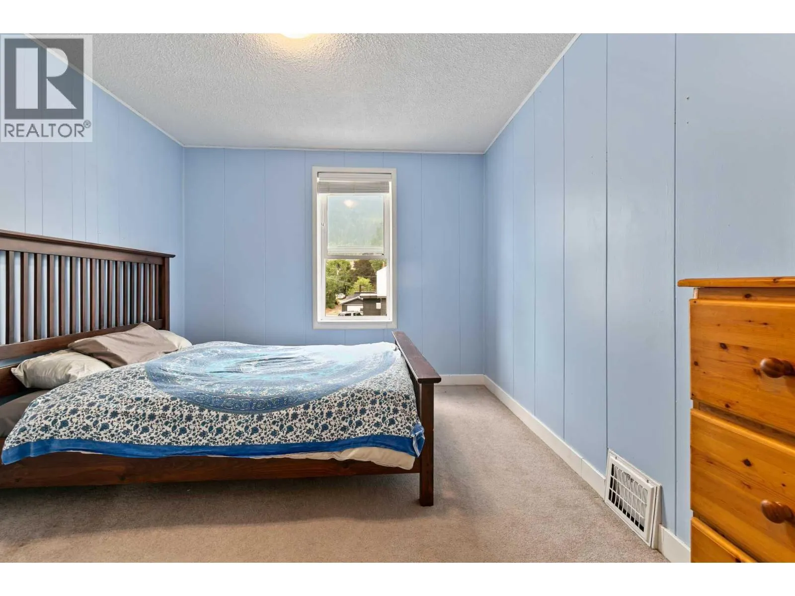 101 Seventh Street E