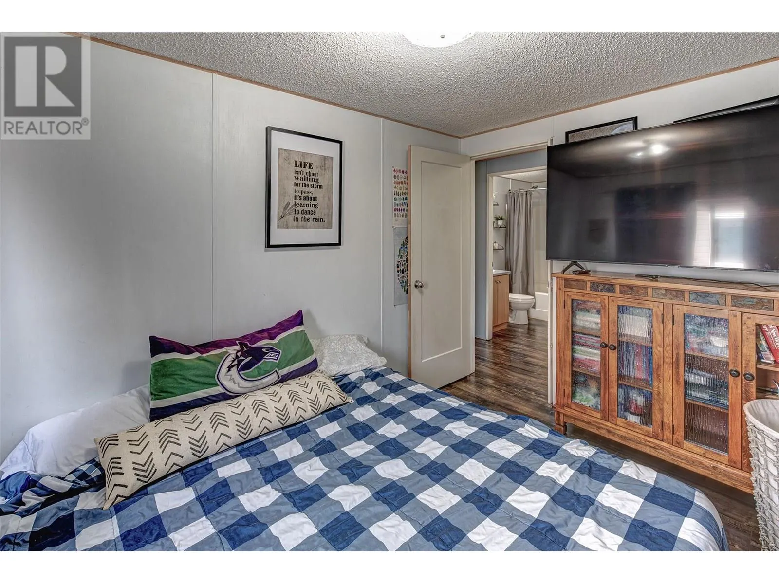 5155 Chute Lake Road Unit# 102