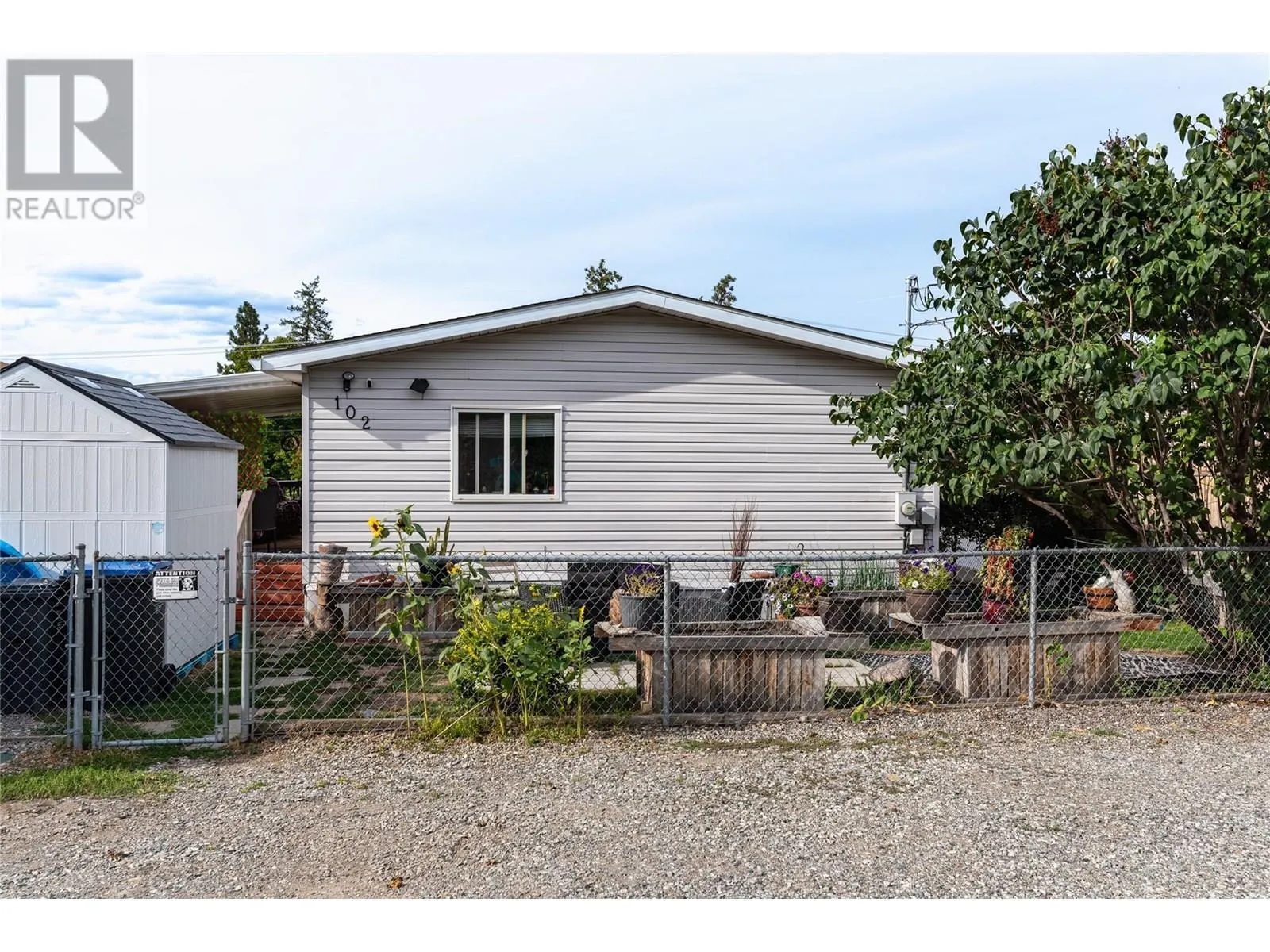 5155 Chute Lake Road Unit# 102