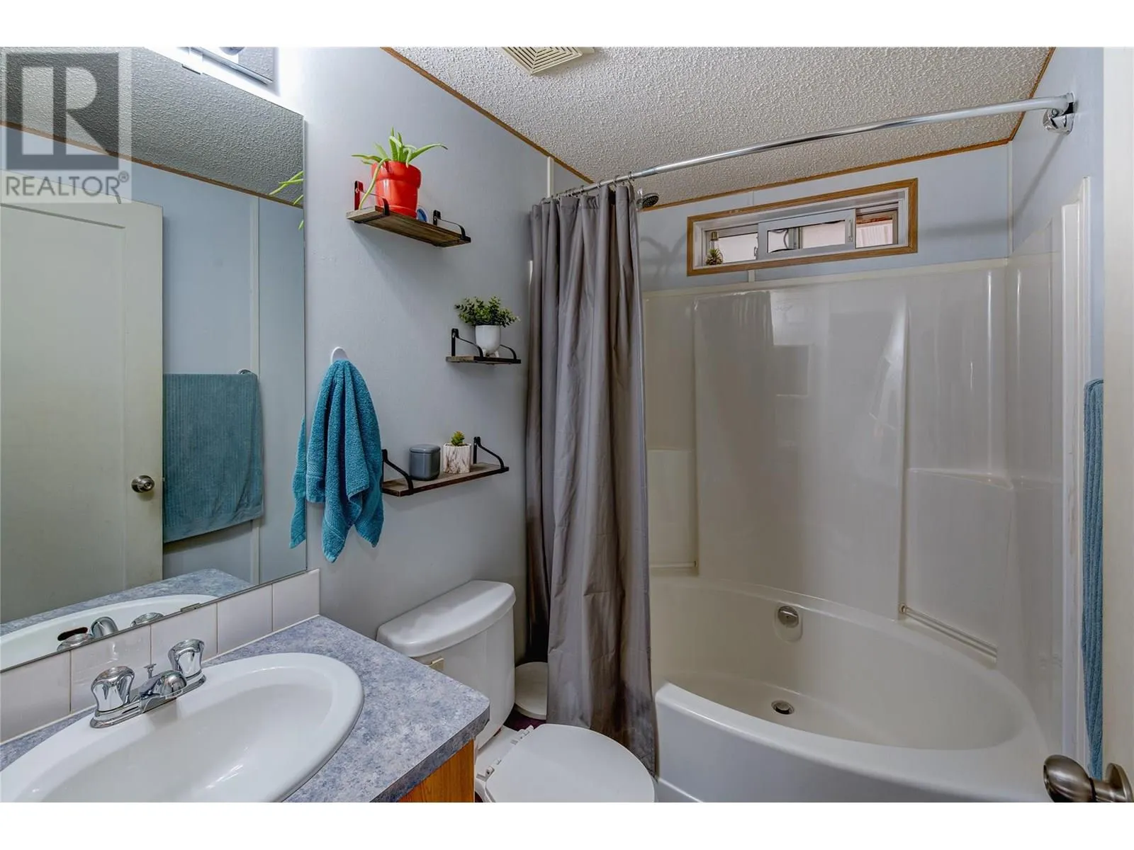 5155 Chute Lake Road Unit# 102