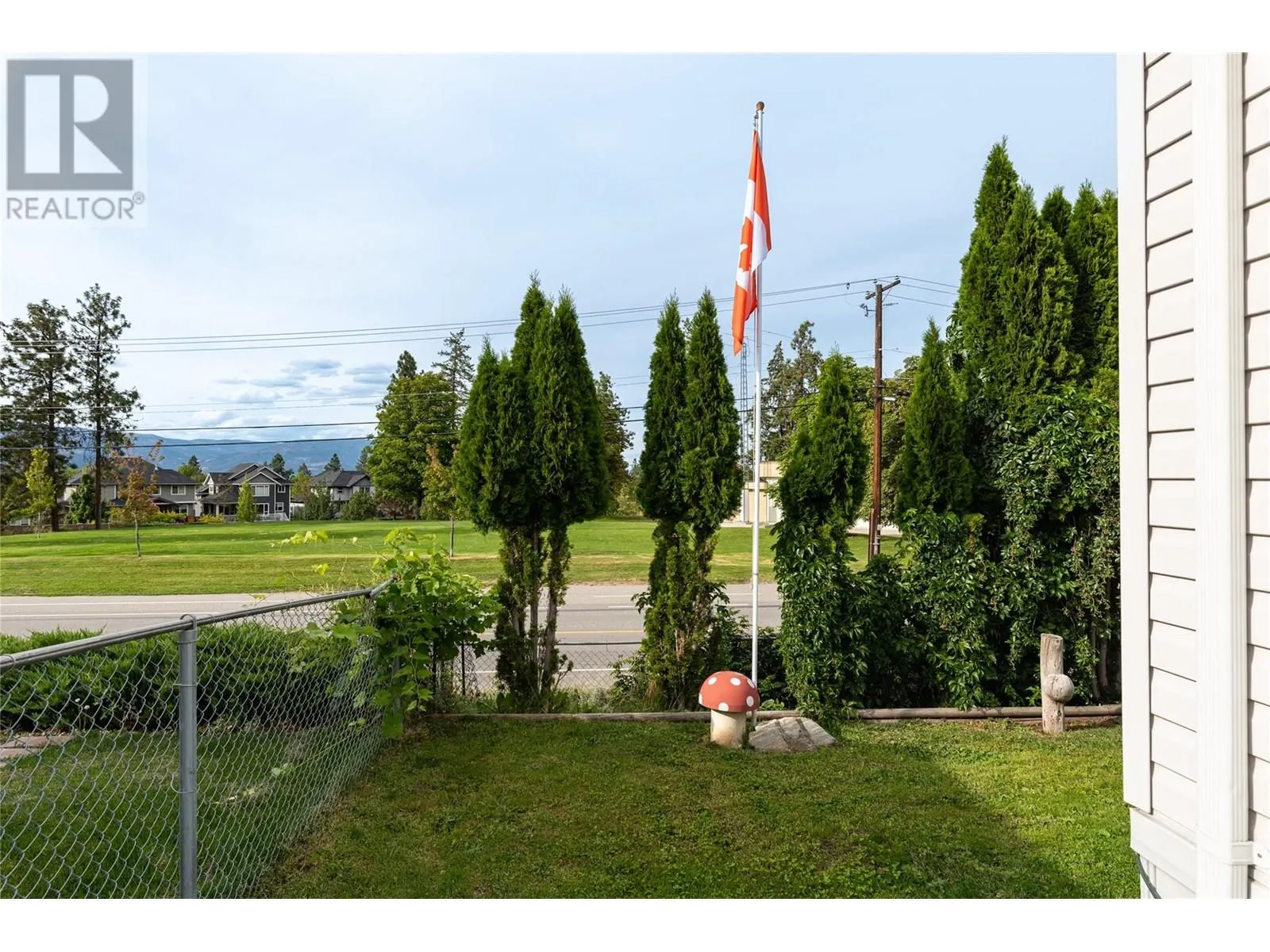 5155 Chute Lake Road Unit# 102