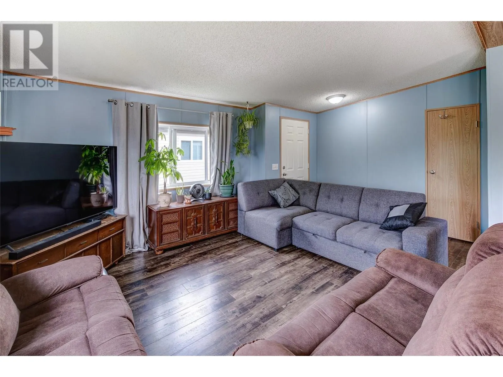 5155 Chute Lake Road Unit# 102