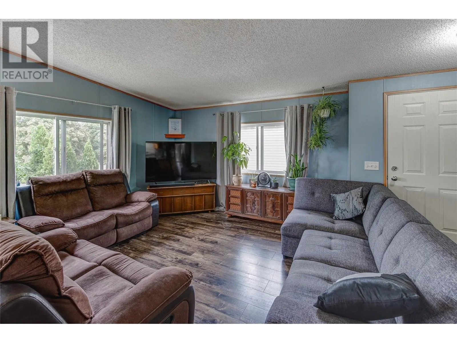 5155 Chute Lake Road Unit# 102