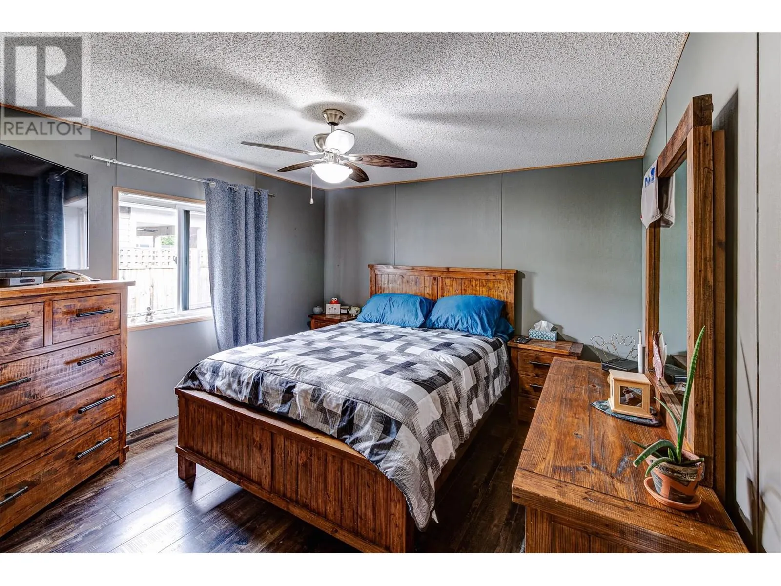 5155 Chute Lake Road Unit# 102