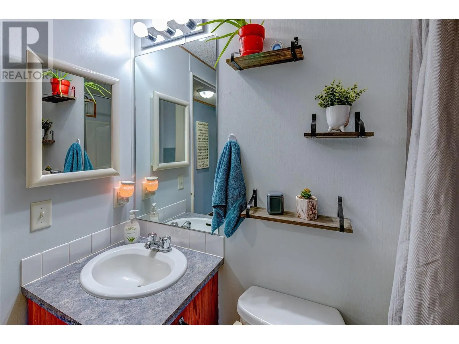 5155 Chute Lake Road Unit# 102